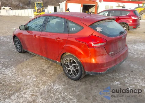 2018 Ford Focus Sel z USA, uszkodzony, nr VIN 1FADP3M22JL243650